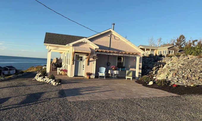 Antigonish County Cabaña | Xanadu By The Sea Premium Cottage Rentals(The Hydrangeas)