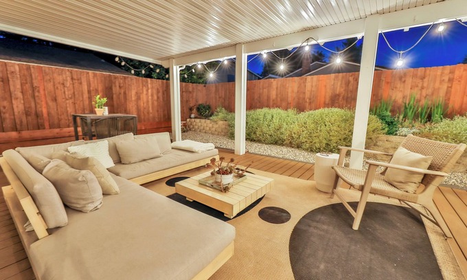 Northgate Casa | Xen House 3Bed/2Bath - Large fenced backyard - 10 Min from Downtown Sacramento