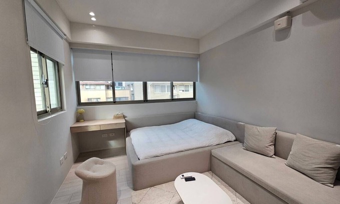 Daan Apartamento | Xinyi 53 - Stylish Modern Suite in the Heart of the City