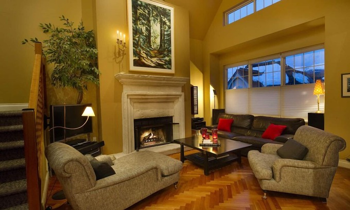 Blueberry Hill Cabina | Whistler Elegance - Designer's Luxury 4 Br Home - bañera de hidromasaje con vistas espectaculares