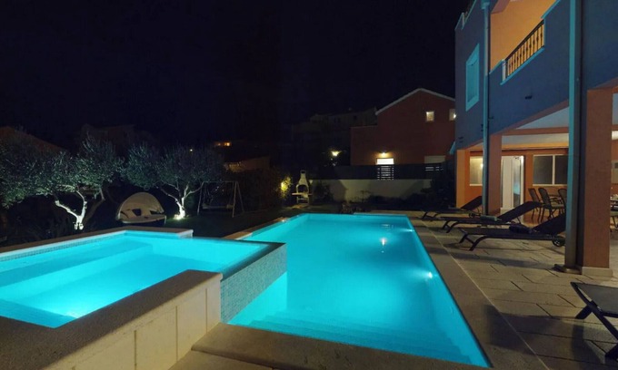 Kastel Sucurac Villa | XXL Luxury villa near Split for up to 16 people