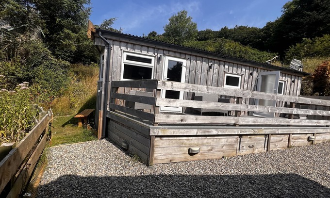 Bryn-crug Cabaña | Y Caban - sleeps 4 guests in 2 bedrooms