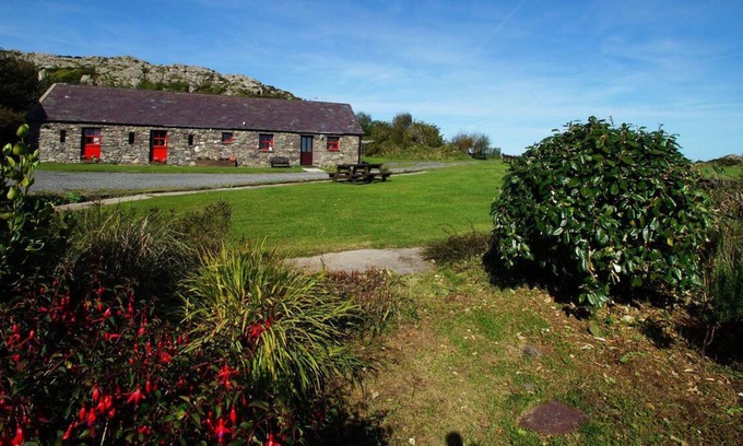 St Brides Casa | Y Stablau - Stables