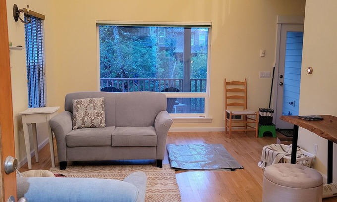 Yachats Cabaña | Yachats Beach Cottage -- 5 min walk to the ocean.