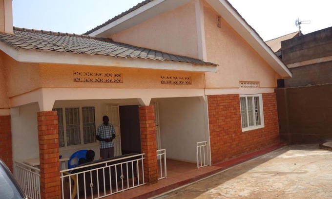 Bukoto Hotel | Yahoo Guesthouse