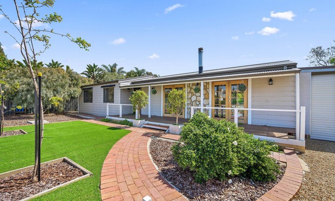 Yankalilla Casa | Yankavilla ~ Yankalilla - A Charming 3 Bedroom Cottage in Tranquil Yankalilla Village