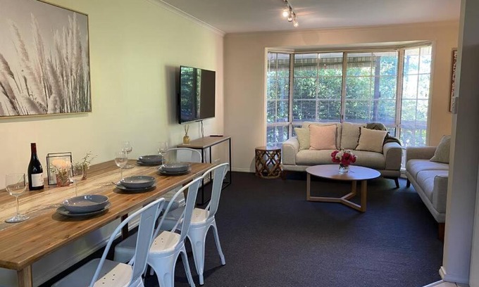 Healesville Casa | Yarra House - Comfortable 3 bedroom home close to everything!