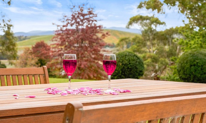 Dixons Creek Casa | Yarra Valley 2BR Lux Vineyard Retreat