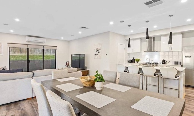 Wandin North Casa | Railway Parade, on the Warburton Trail