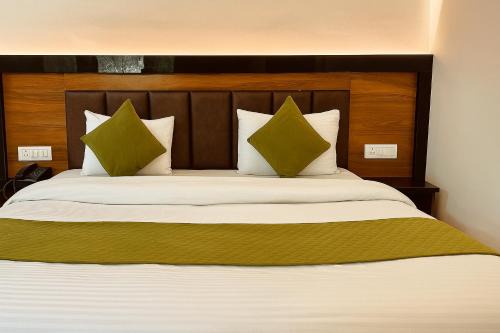 Mahipalpur Cama Y Desayuno | Yash House by JMD Group