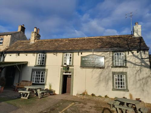 Peak District Hotel | Ye Olde Bowling Green Inn
