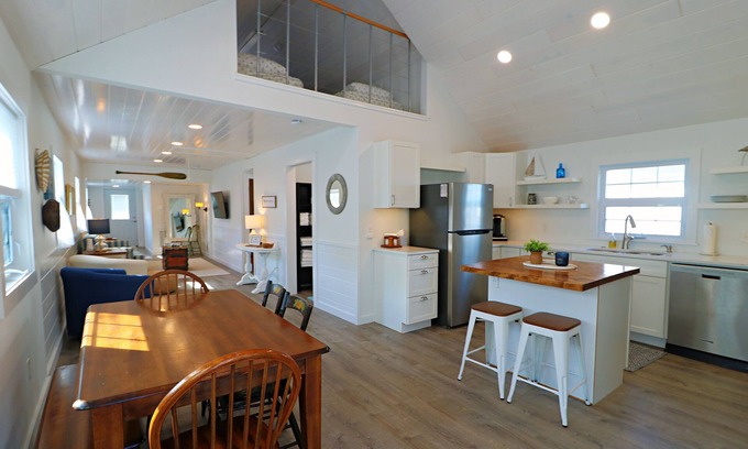 Ashville Casa | Year-Round Lakeside Bliss: Sandpiper Cottage on Chautauqua Lake