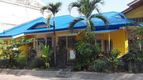 Subic Casa | Yellow House Vacation Rental