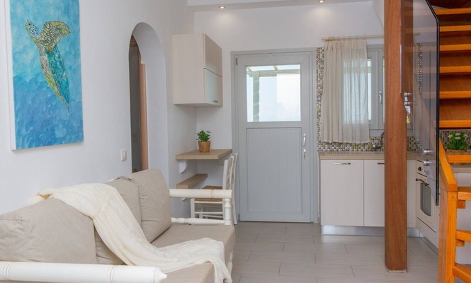 Naxos Villa | Villa luna amarilla con piscina privada | SOL Y LUNA