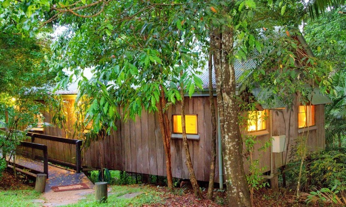 England Creek Cabaña | Casa de madera privada en el bosque lluvioso