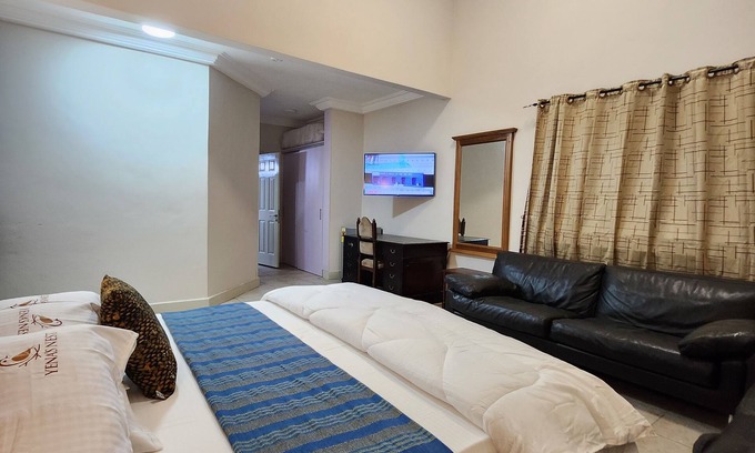 Teshie Cama Y Desayuno | Yenas nest