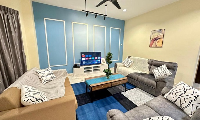 Kampung Alor Akar Casa | Yolo2 4BR 14PAX NearTC, DinosaurLand, PS4, Netflix