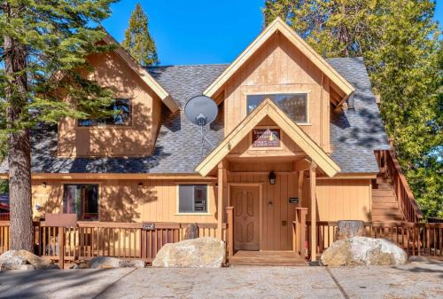 Yosemite West Casa | Yosemite Aviary - Bird's Eye View Awesome Upper Unit