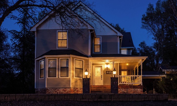 Oakhurst Casa | Yosemite+Bass Lake -Hot tub,Game room,BBQ