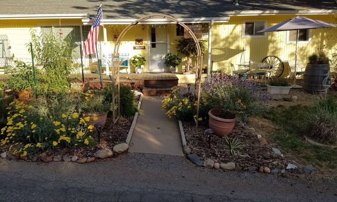 Mariposa Cama Y Desayuno | Yosemite Plaisance Bed & Breakfast