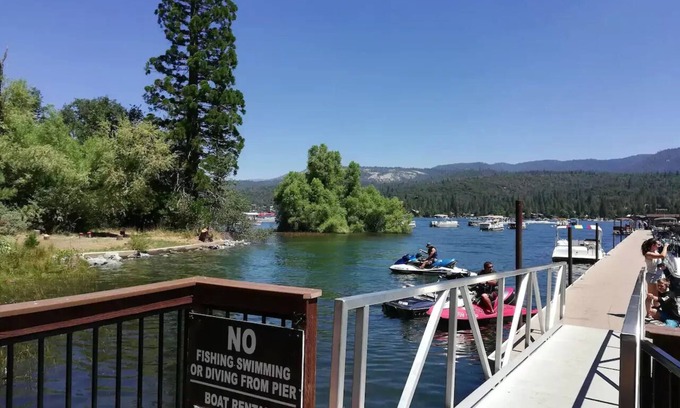 Ahwahnee Casa | Yosemite Sunset Cottage, sunset/sunrise views, covered patio, BBQ, fire pit