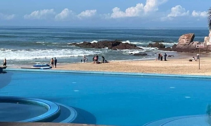 Cerritos Casa | YOU CAN BE IN THE POOL SWITH A BEAUTIFULSUNSET AND BEAUTIFUL FROM MAZATLAN