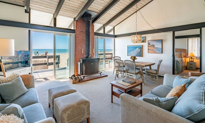 Pierpont Bay Casa | You'll love the Charm of Family Tides Beach Front House!