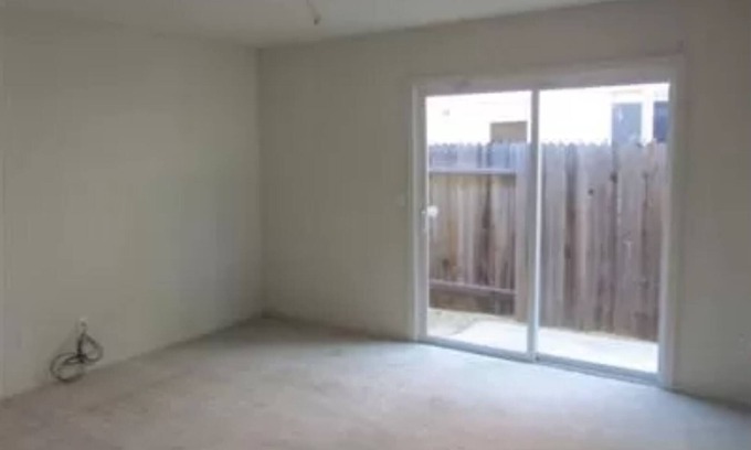 Roseville Casa | You'll need to see this home to appreciate what is offered.