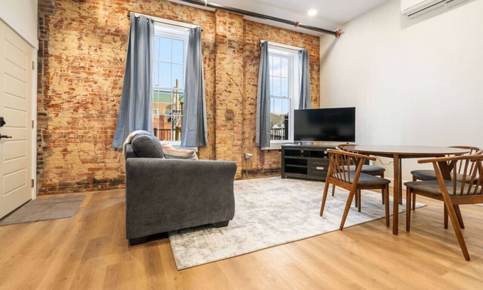 Millersburg Apartamento | Young Suite - American Hall