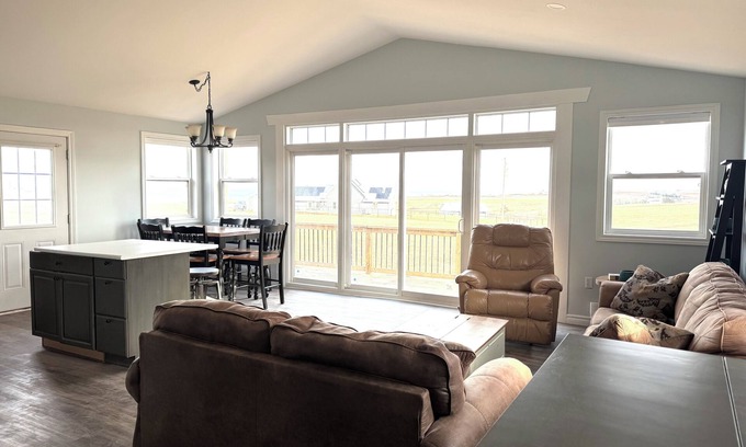 Park Corner Cabaña | Your 2 bedroom Blue Cottage Just 2 Minutes from the Sands of Cousins Shore Beach