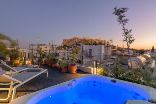 Plaka Apartamento | Your 4 bdrm Dream House Acropolis View & Jacuzzi