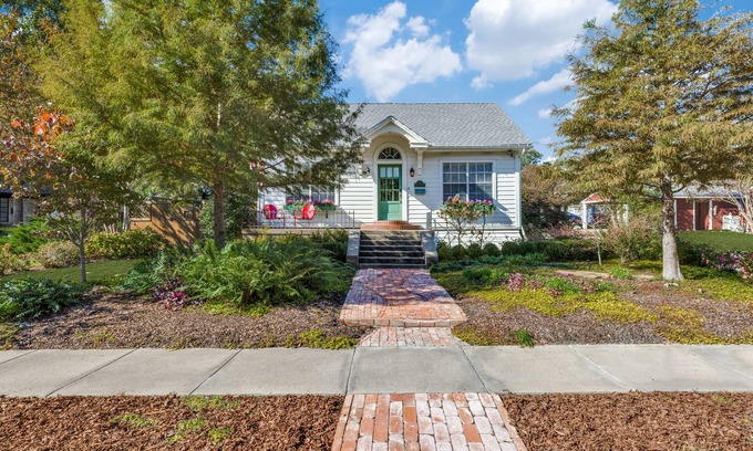 McKinney Casa | Your 5 Star Retreat! 3 King Beds-10 Min Walk to Downtown McKinney