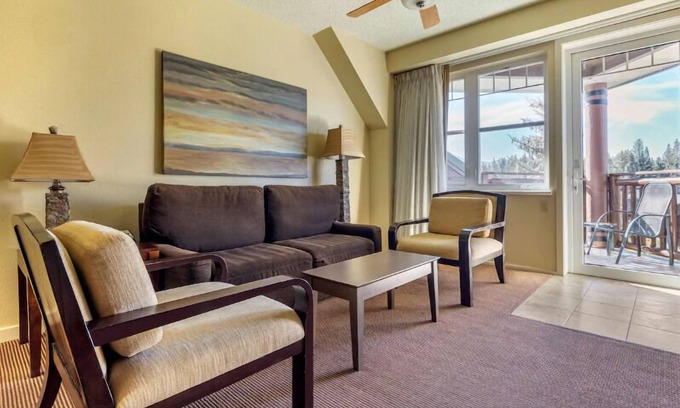 South Lake Tahoe Hotel | Your All-Season Tahoe Oasis! Swimming Pool, Full Kitchen!