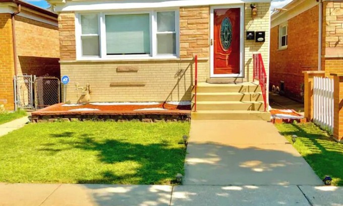 Chicago Casa | Your Cozy 2nd Home!/Near Rosemount /O'Hare Airport!