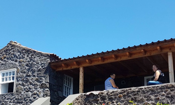 Calheta de Nesquim Casa | Adega Figueira para sus vacaciones perfectas en la isla de Pico, a 5 minutos del agua