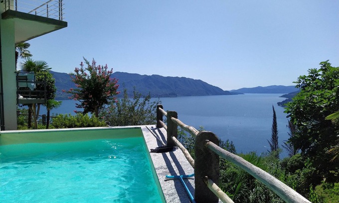 Piancassone Casa | Casa de vacaciones con piscina privada - vacaciones familiares - Lago Mayor - vista panorámica