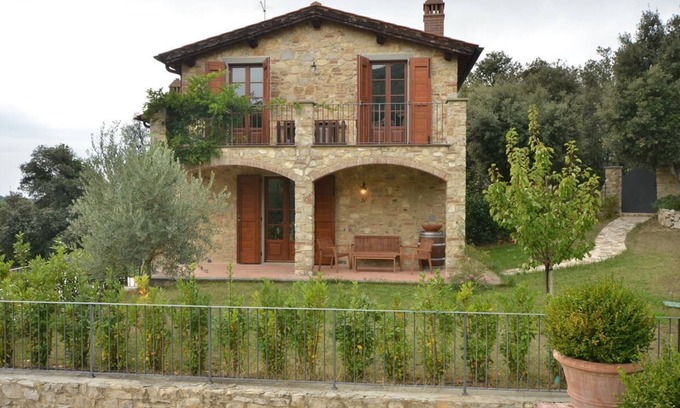 Villa A Sesta Villa | TUS VACACIONES EXCLUSIVAS ENTRE VIÑEDOS Y CASTILLOS