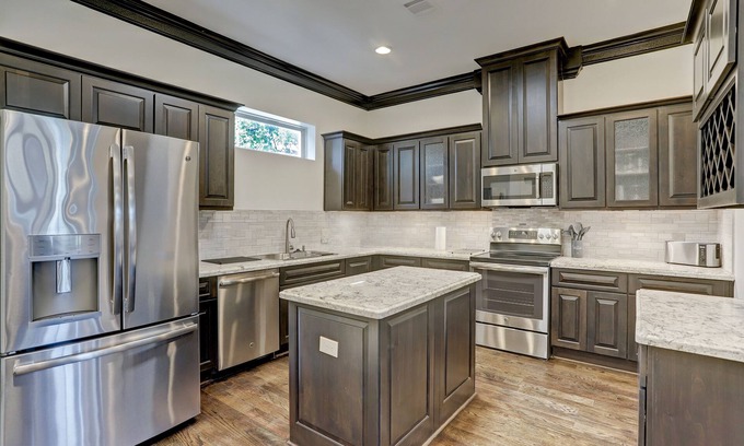 Riverside Terrace Casa | Your Gem Townhome in TX Medical Center