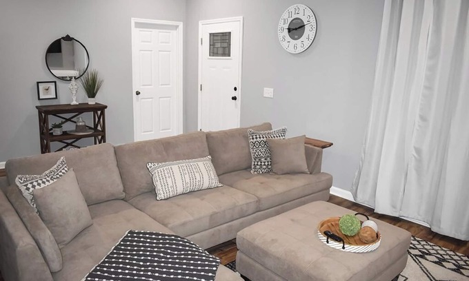 Murfreesboro Casa | Your home away from Home. 4 blocks from downtown, 2 miles from MTSU