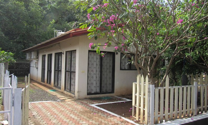 Karjat Chalet De Esquí | Your home away from home midst of peaceful nature for families, couples with pet