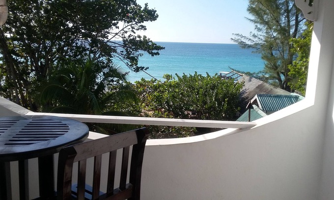Negril Complejo | "Tu hogar lejos de casa"