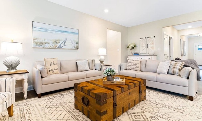 Lewes Casa | Your Home Away From HomeLuxury7BR House*Sleeps 14