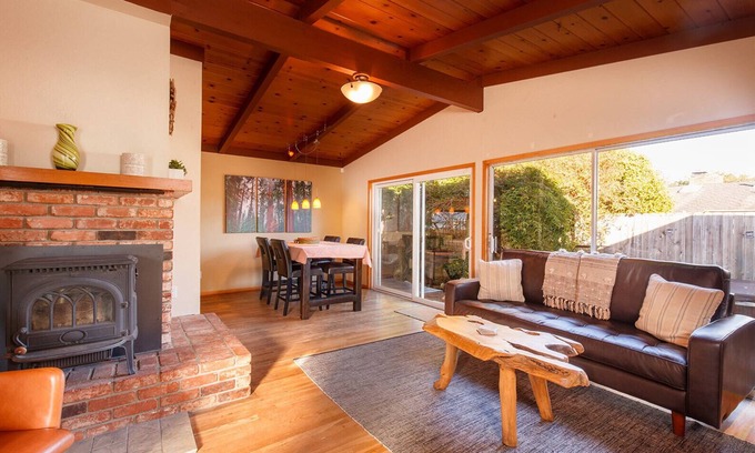 McKinleyville Casa | 🌲Your Home Base for Exploring the Redwoods! Pet Friendly, Complete with Hot Tub!🐾
