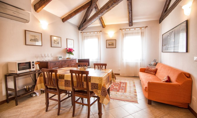 Castello Apartamento | Your home in Venice, 2 bedrooms, 2 bathrooms, WIFI, AC