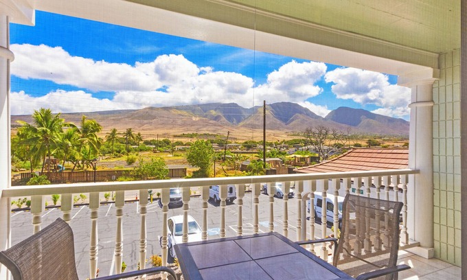 Historic Lahaina Front Street Condominio | Your Island Base: Mountain View Studio 224 LS