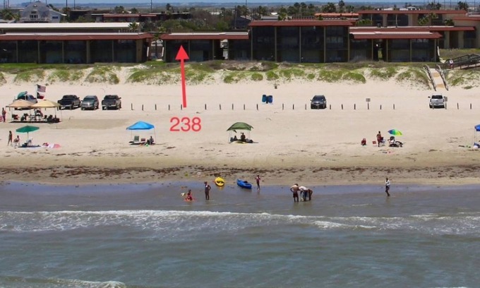 Port Aransas Condominio | Your Island Retreat # 238 with an amazing location and view of the Gulf.