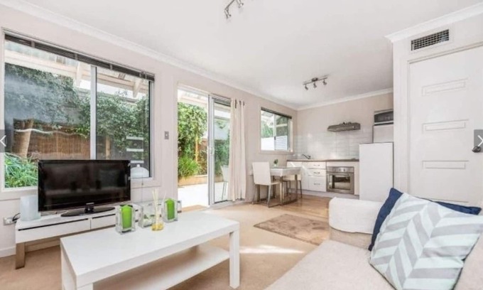East Perth Casa | Your Oasis in the Heart of East Perth