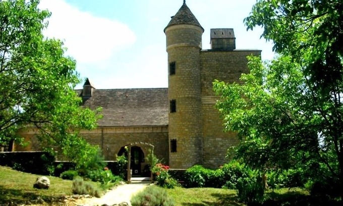 Saint-Andre-dAllas Otro | ¡Tu propio Petit Chateau cerca de Sarlat, piscina privada y torre con almenas!