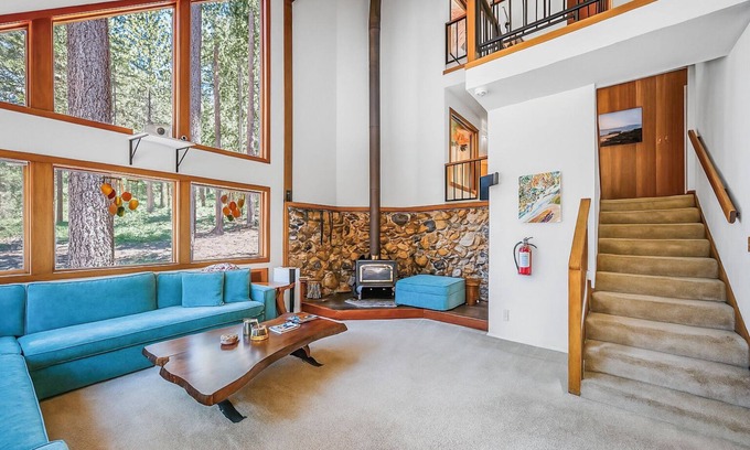 Twin Peaks Chalet De Esquí | Your Peaceful Getaway - Lake Tahoe Luxury Chalet w/ Gym & Theater
