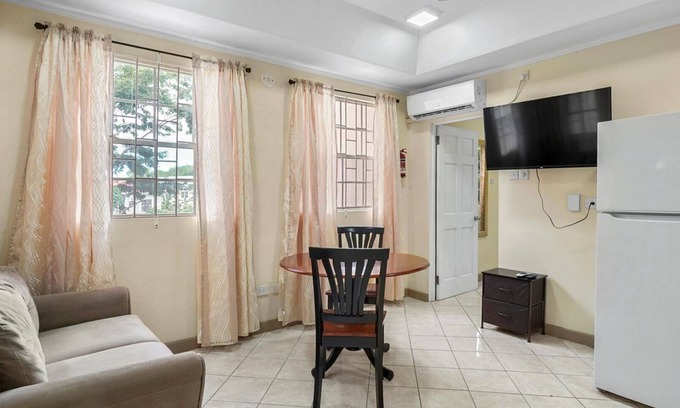 Morne Rouge Apartamento | Your quiet refuge at Kaibus Place await. Comfortable self-contained apartment